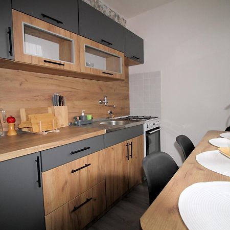 Karki Music Apartment Poprad Esterno foto