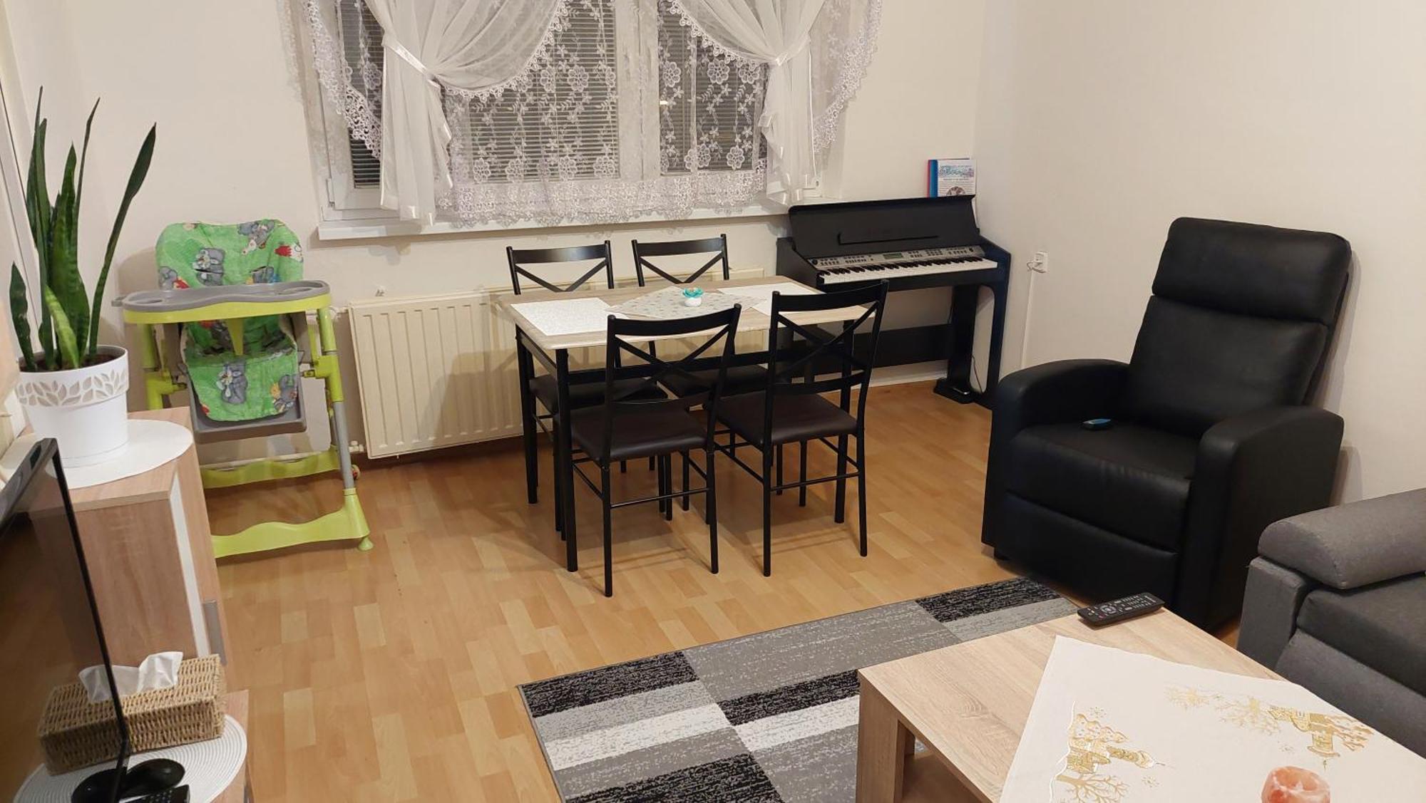 Karki Music Apartment Poprad Esterno foto