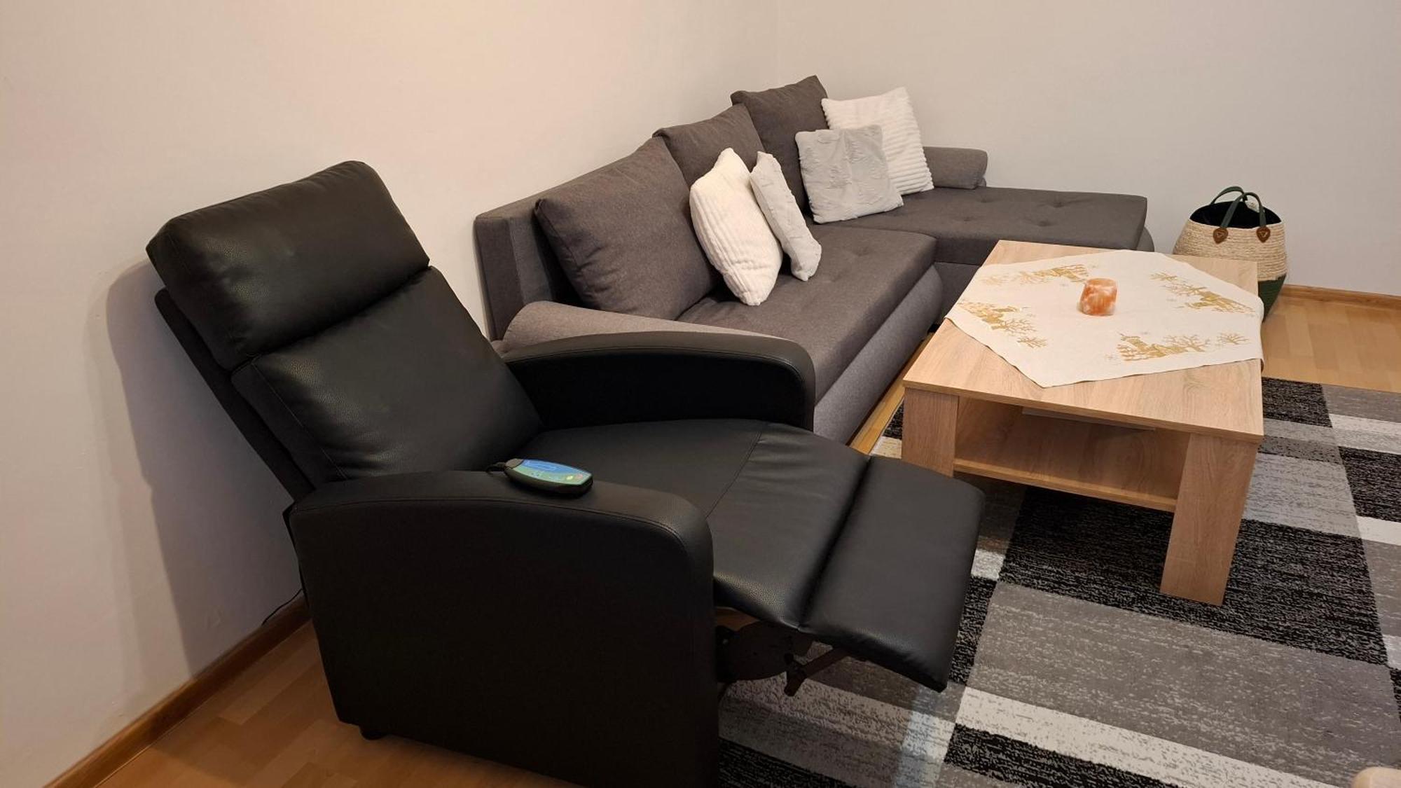 Karki Music Apartment Poprad Esterno foto